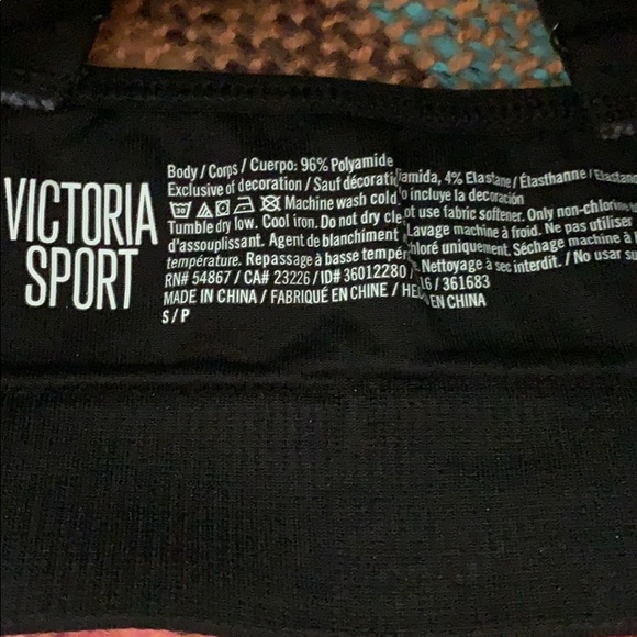 Under Armour tank size XS & VS bra - Picture 3 of 4